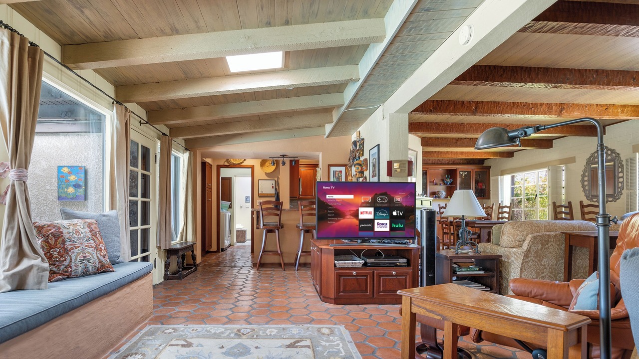 Photo of Livingroom in Sam Hughes