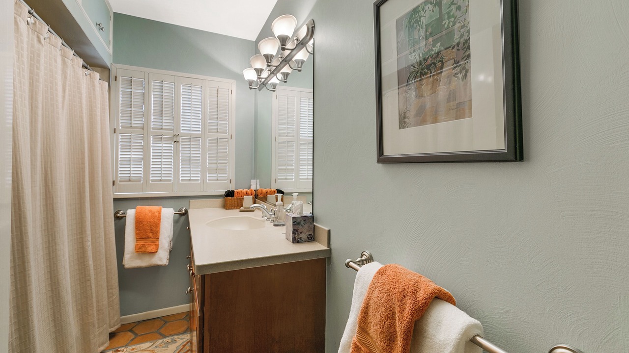 Photo of Bathroom in Sam Hughes