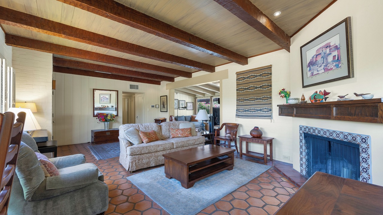 Photo of Livingroom in Sam Hughes