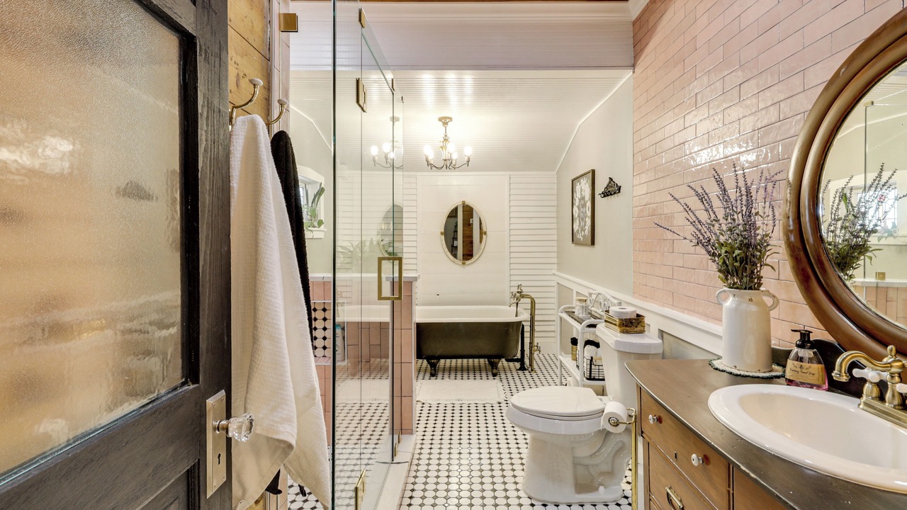 Photo of Bathroom in Waxahachie