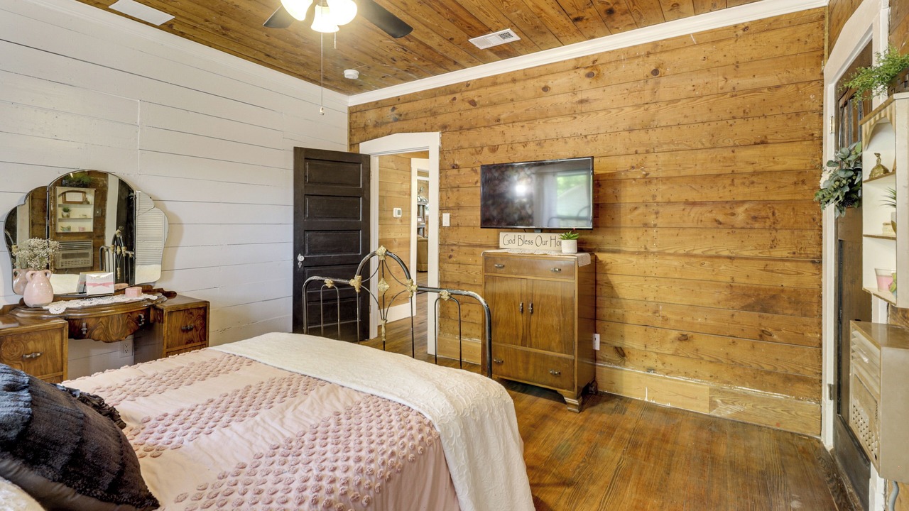 Photo of Bedroom in Waxahachie
