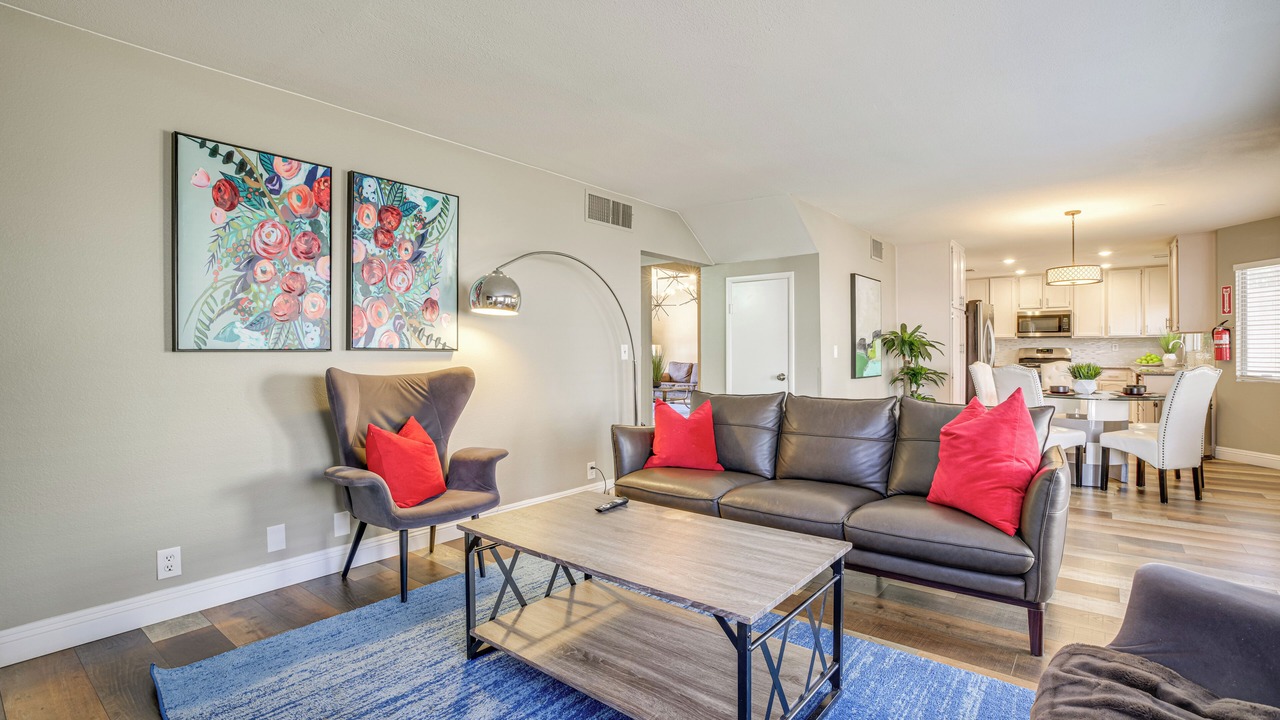 Photo of Livingroom in Green Valley North