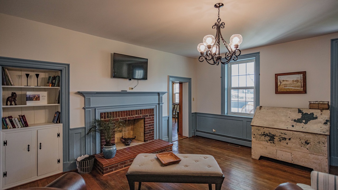 Photo of Livingroom in Rockbridge Baths