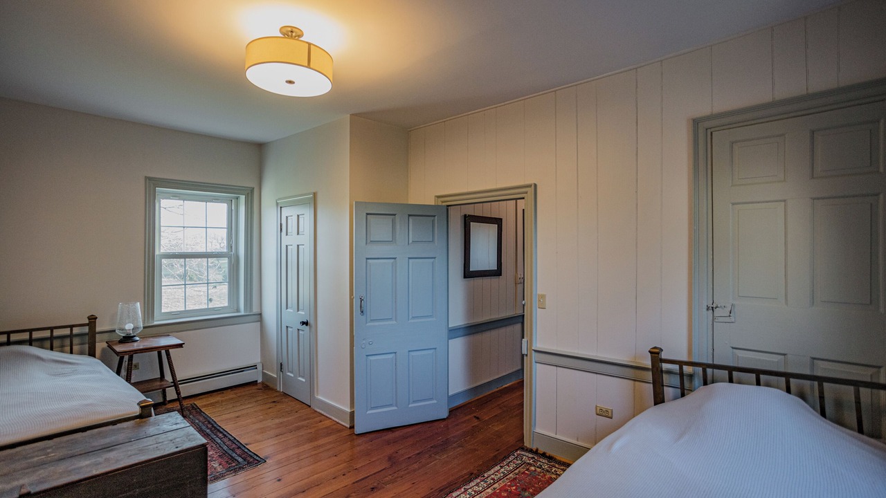 Photo of Bedroom in Rockbridge Baths