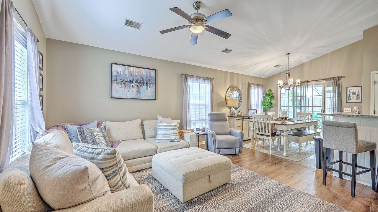 Photo of Livingroom in North Charleston
