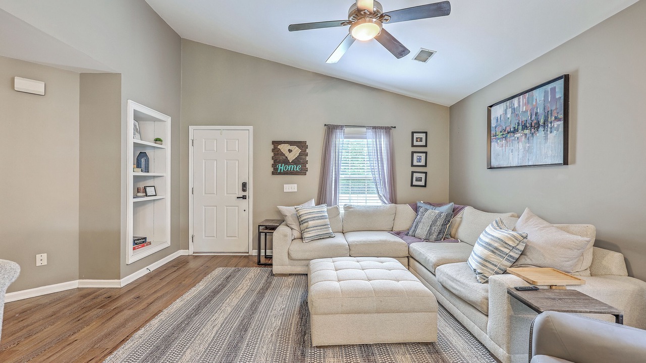 Photo of Livingroom in North Charleston