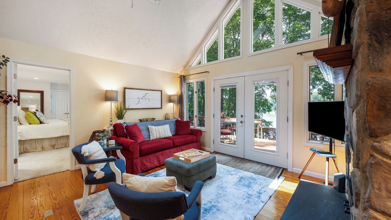 Photo of Livingroom in Westlake Corner