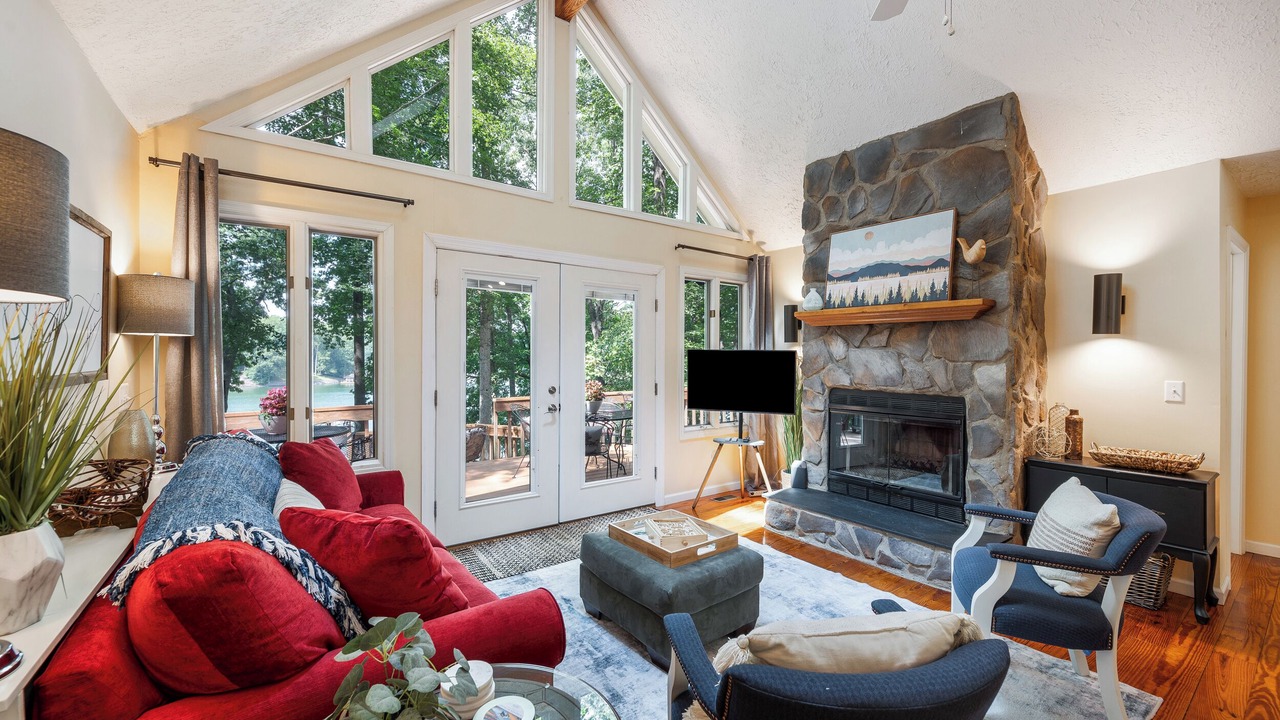 Photo of Livingroom in Westlake Corner