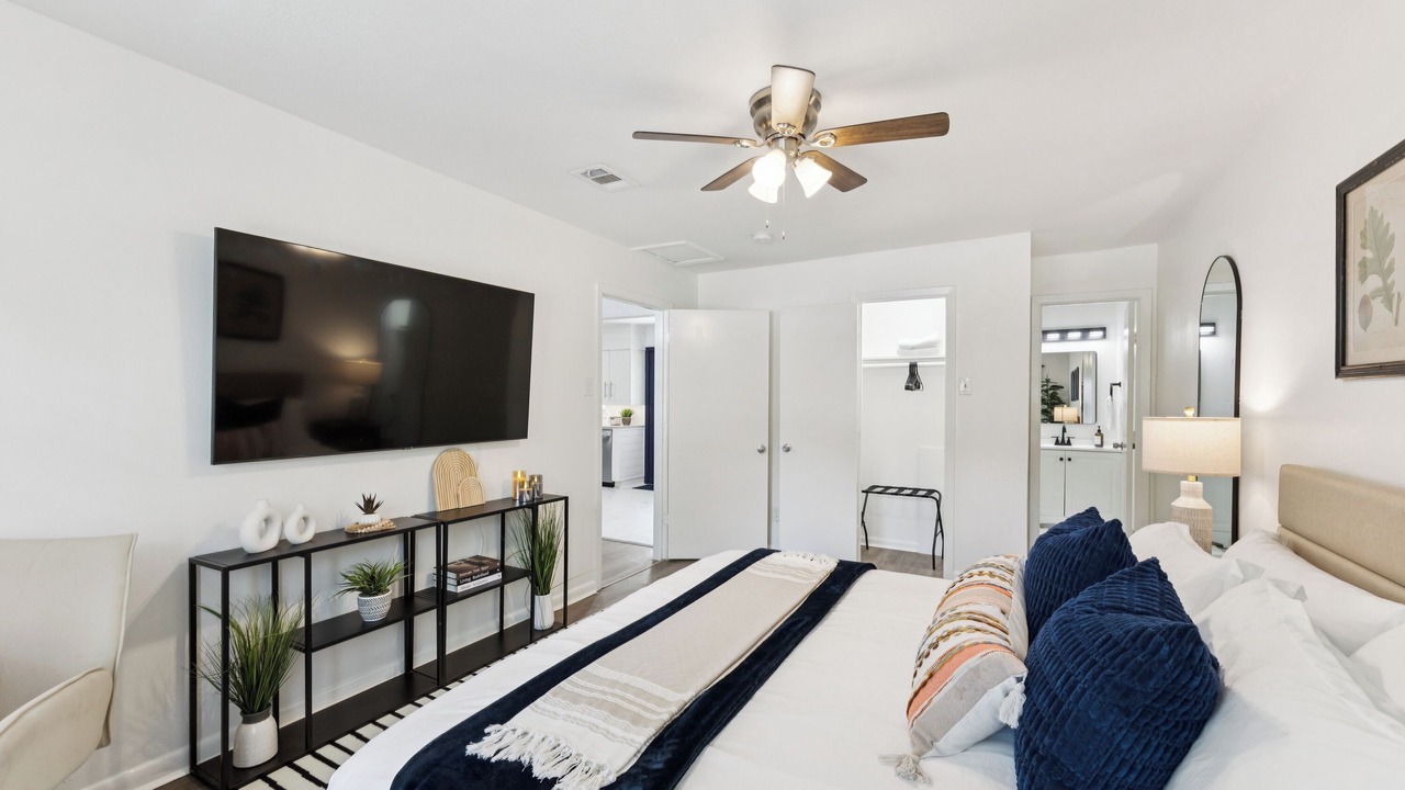 Photo of Bedroom in Farmers Branch