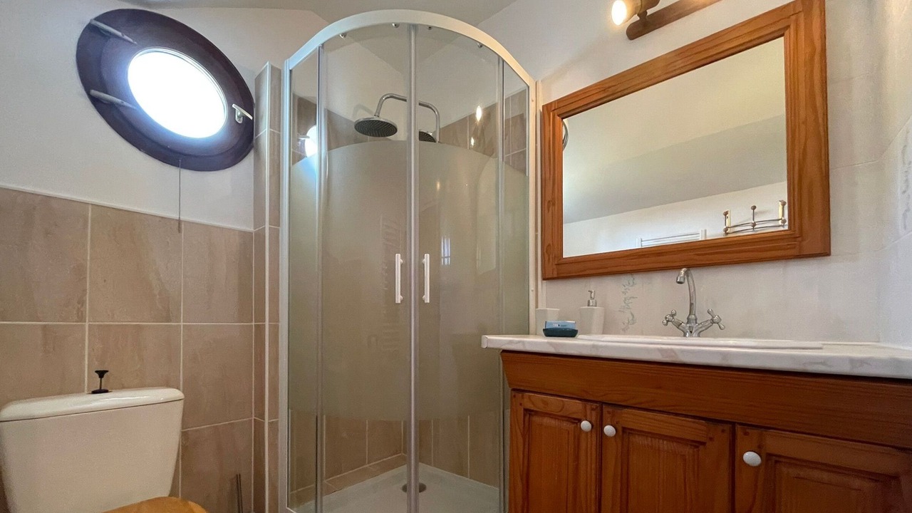 Photo of Bathroom in Beauvoir-sur-Mer