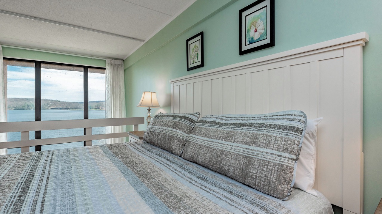 Photo of Bedroom in Mountainside