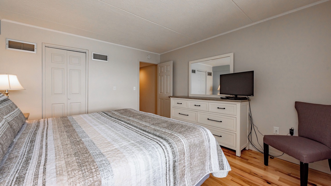 Photo of Bedroom in Mountainside