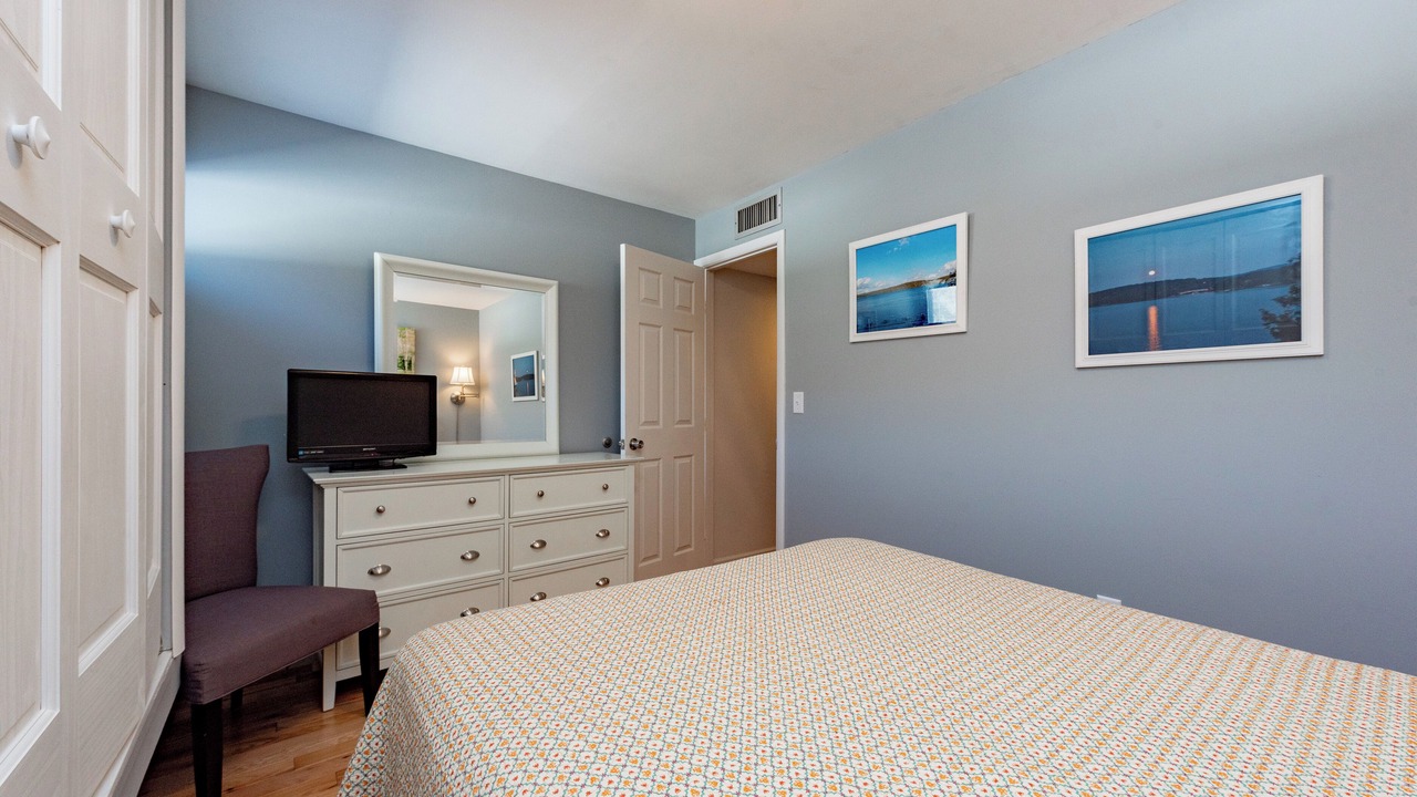 Photo of Bedroom in Mountainside