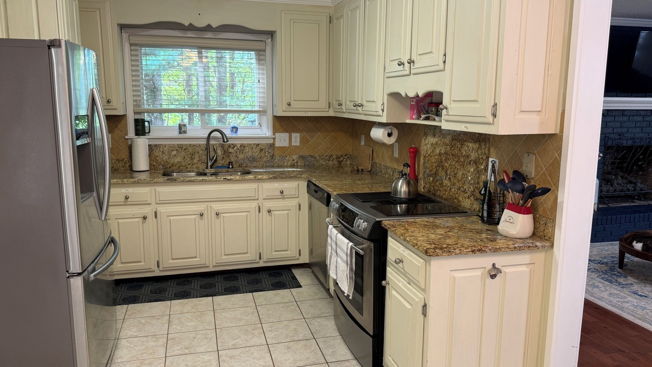 Photo of Kitchen in Marion Lake Club