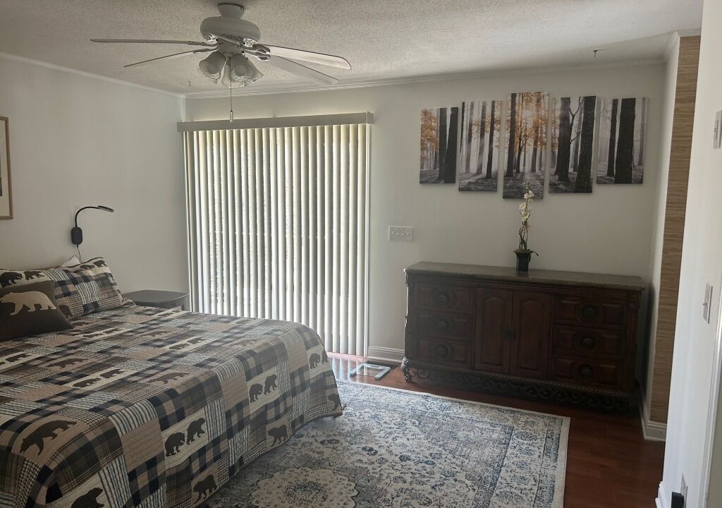 Photo of Bedroom in Marion Lake Club