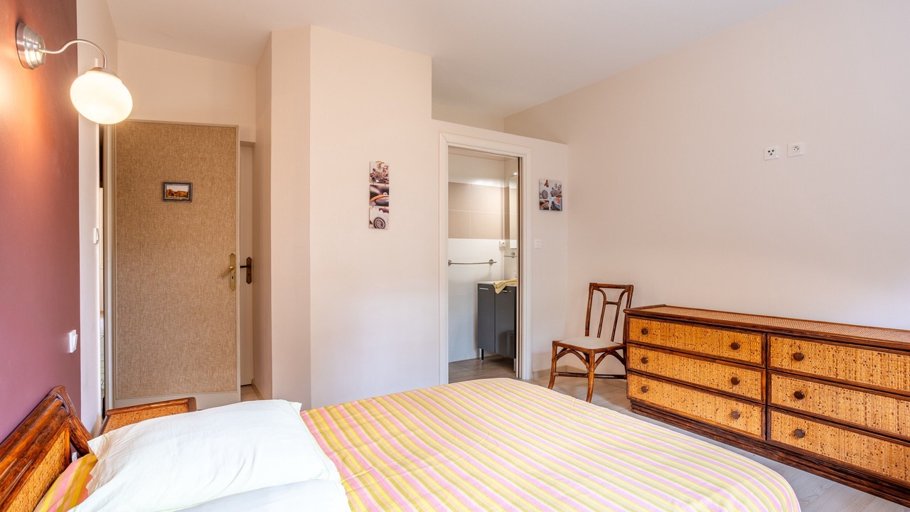 Photo of Bedroom in Saint-Mesmin