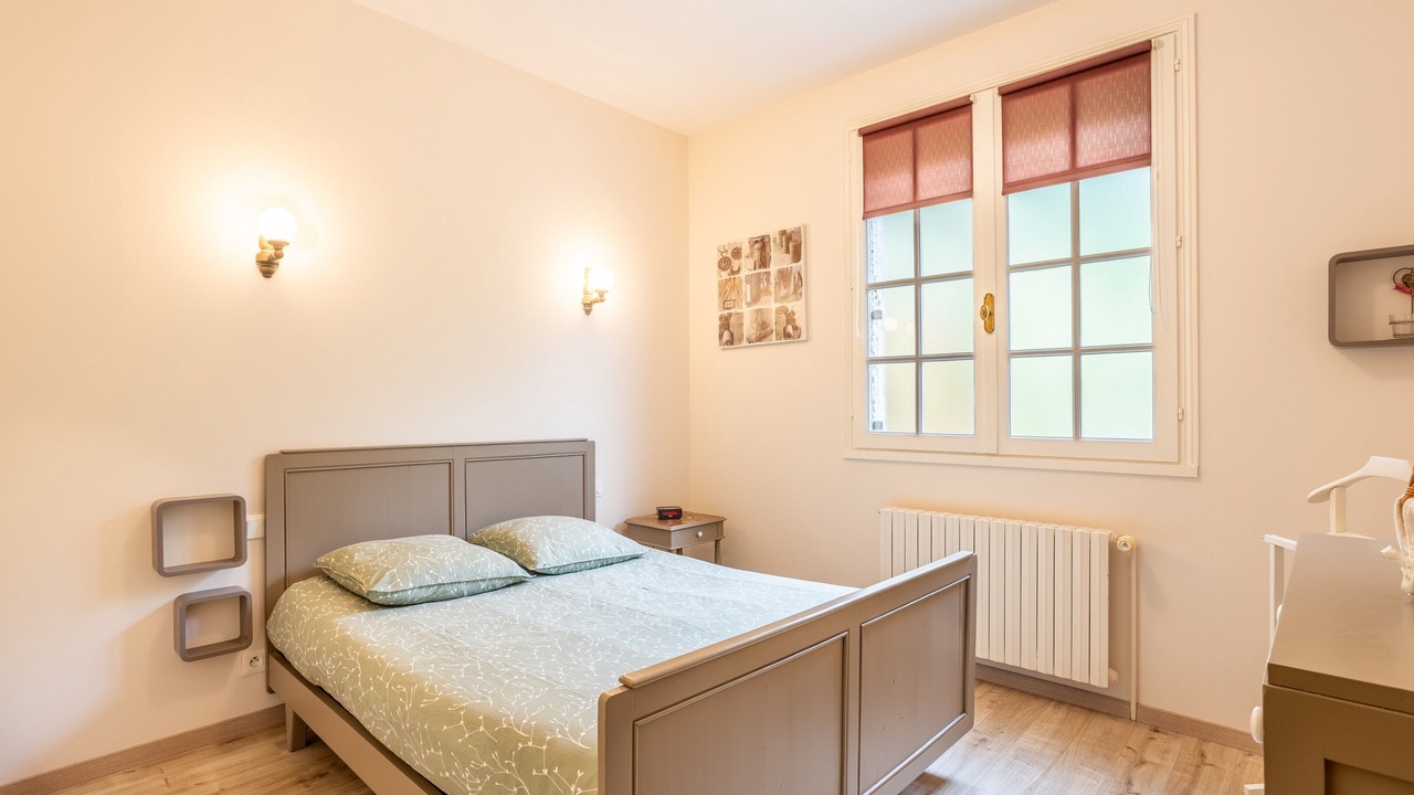 Photo of Bedroom in Saint-Mesmin