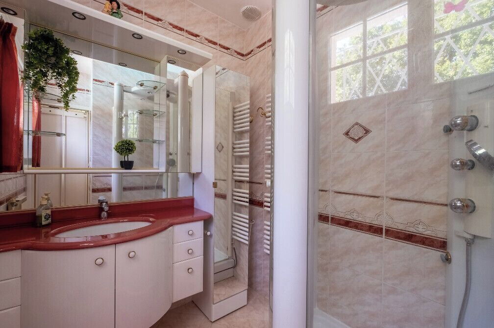 Photo of Bathroom in La Teste-de-Buch