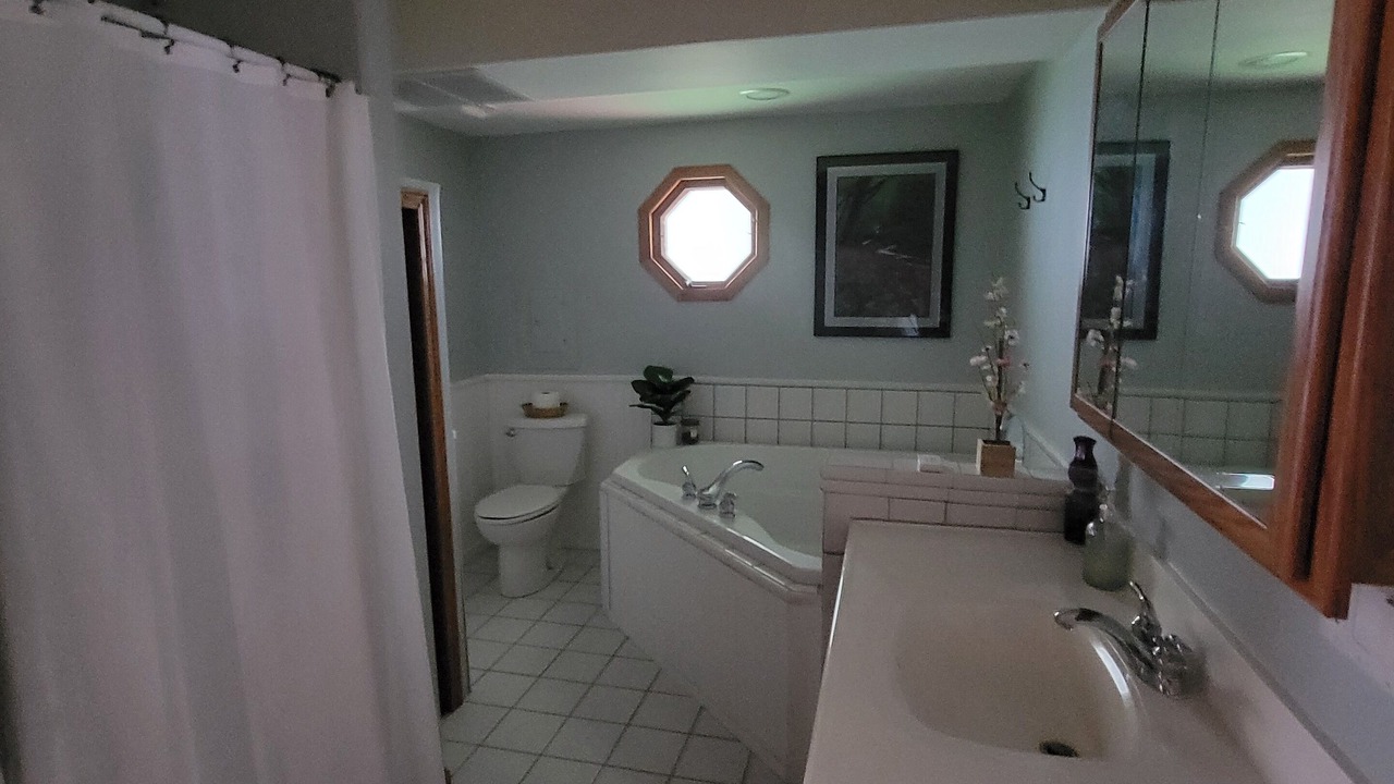 Photo of Bathroom in Coral