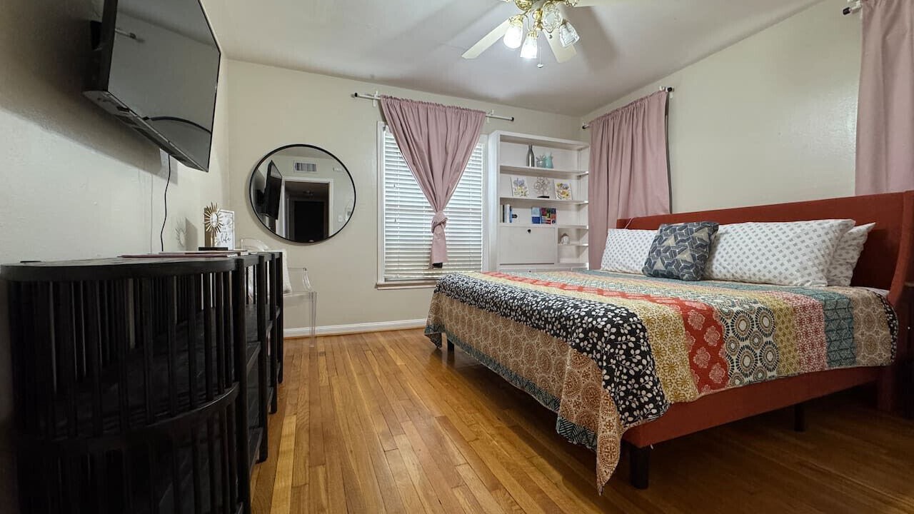 Photo of Bedroom in South Central Houston