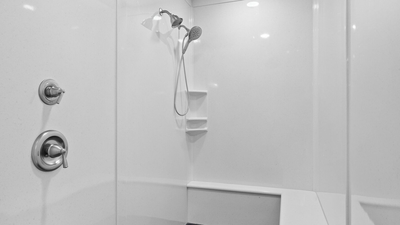 Photo of Bedroom in Grove