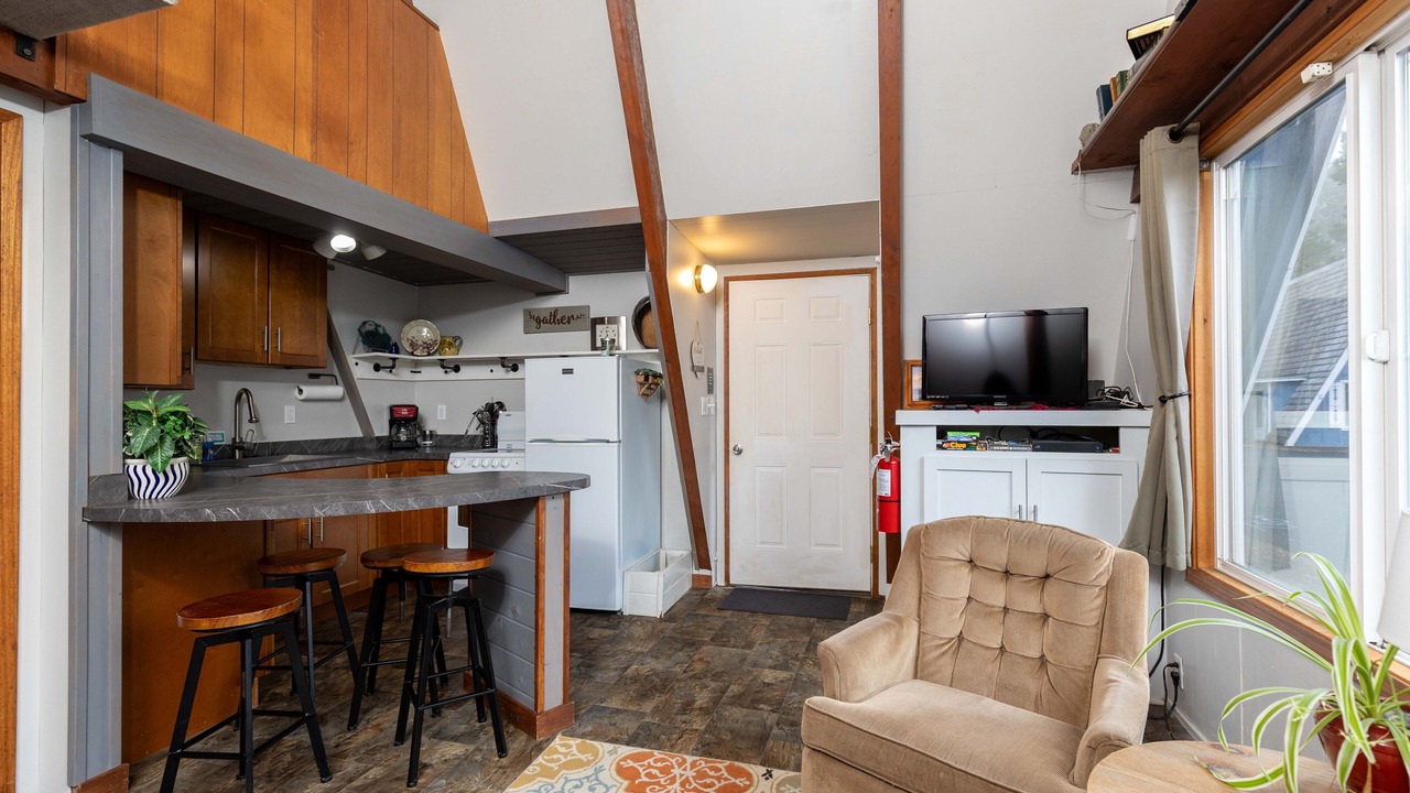 Photo of Livingroom in Otter Rock