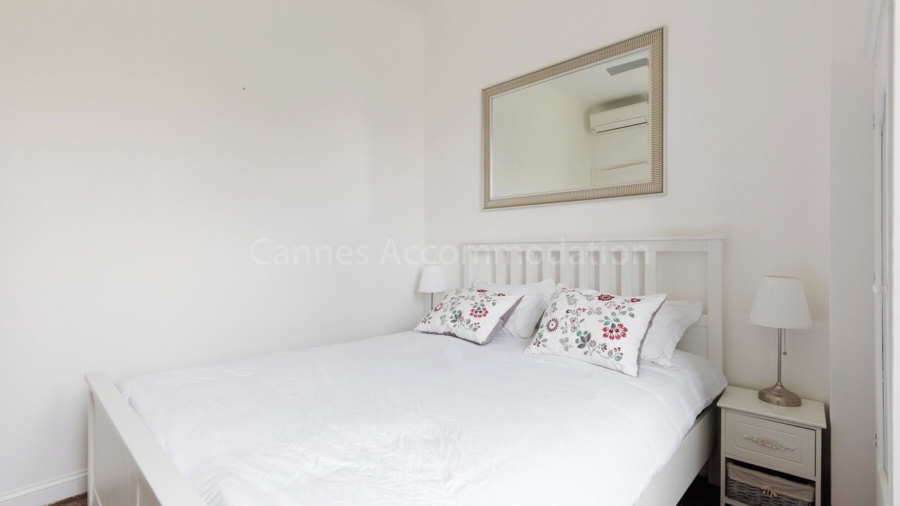 Photo of Bedroom in Heres