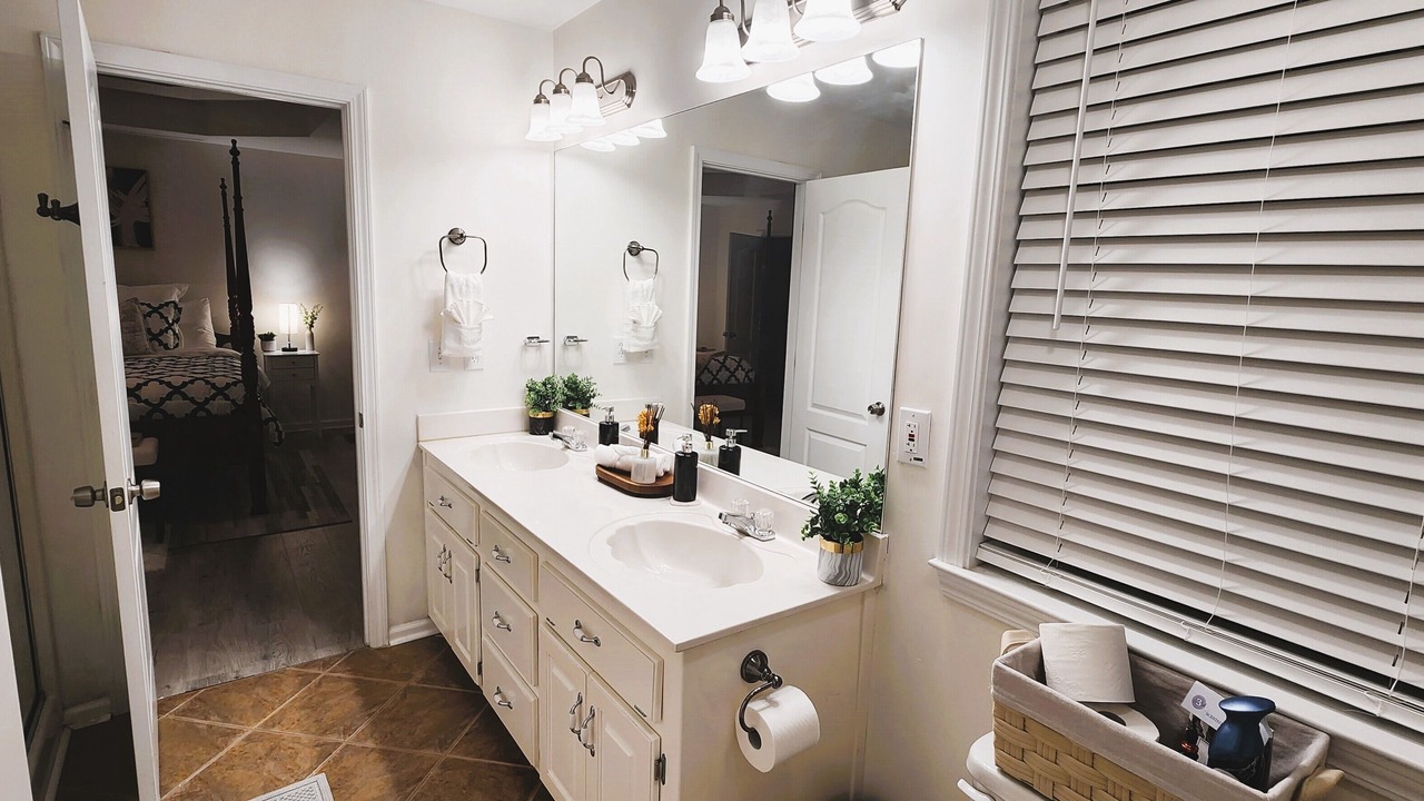 Photo of Bathroom in Acworth