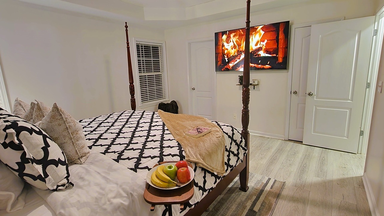 Photo of Bedroom in Acworth