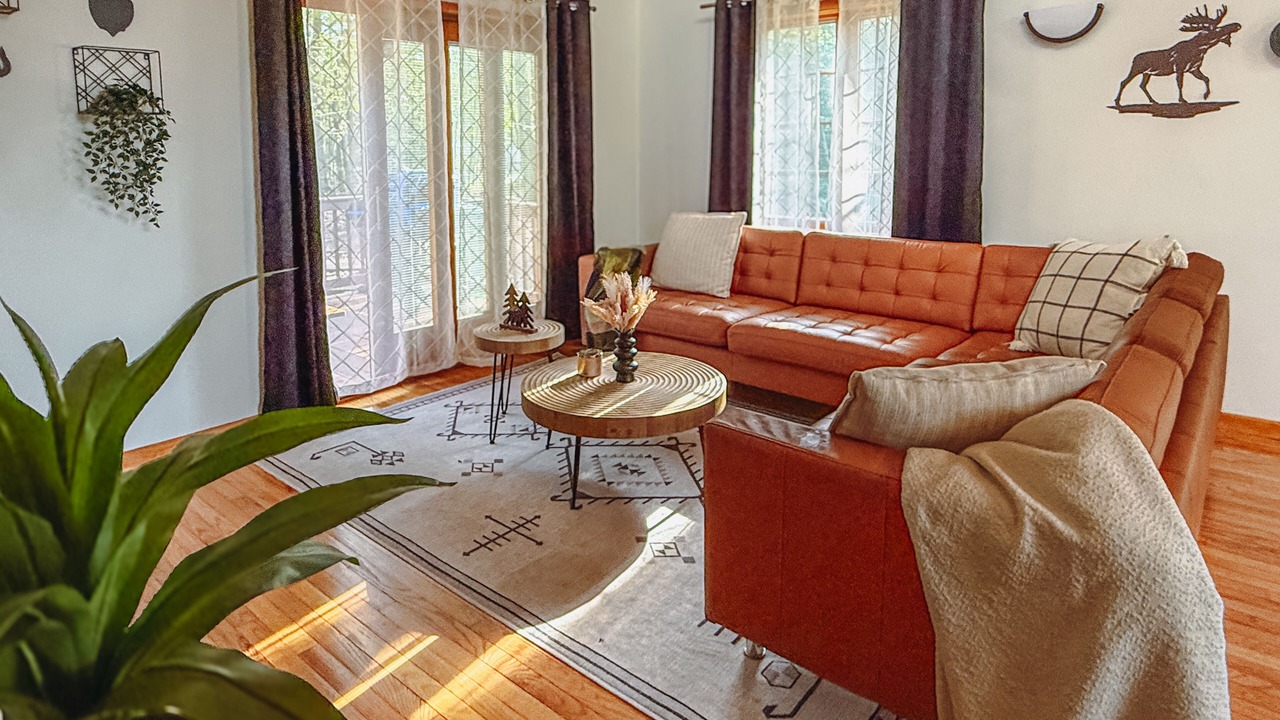 Photo of Livingroom in Tobyhanna