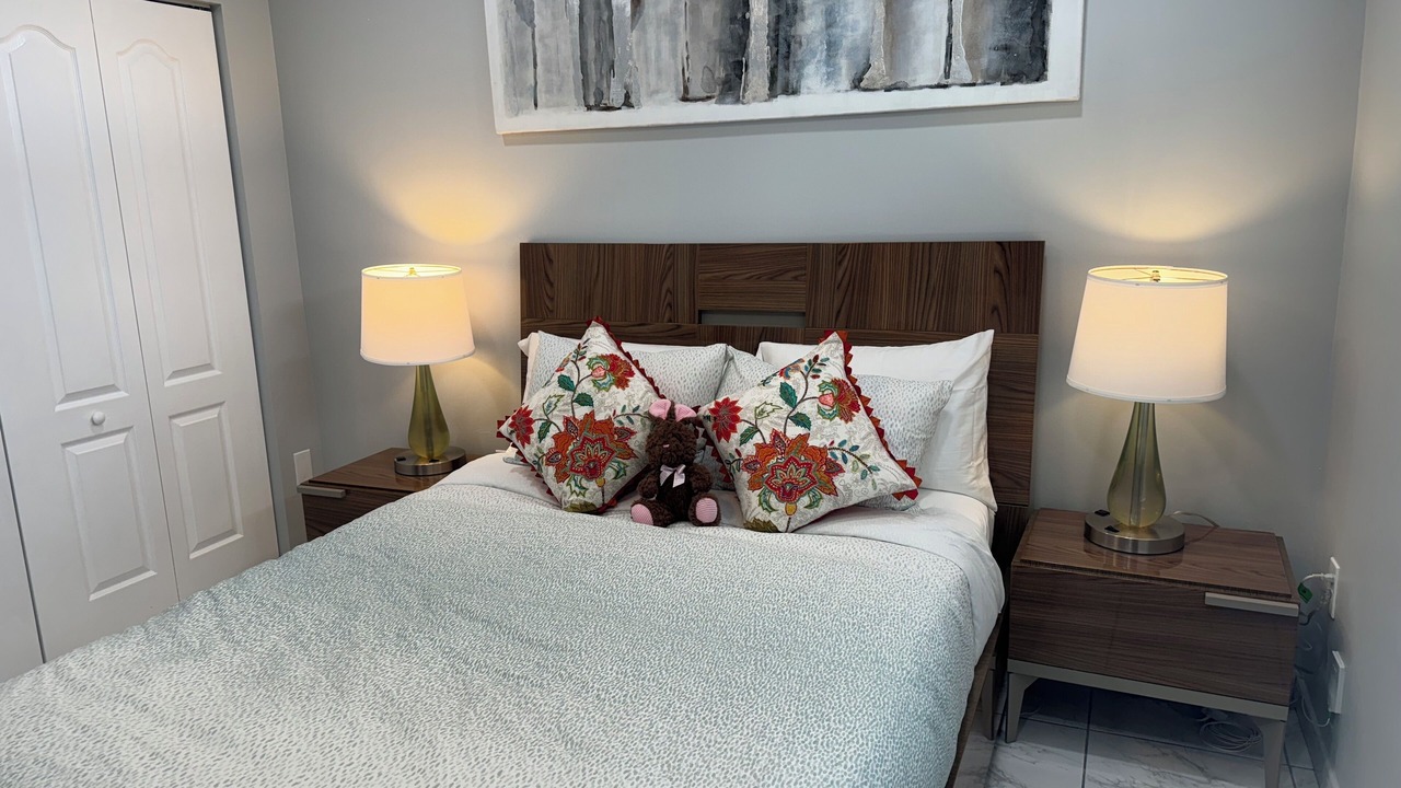 Photo of Bedroom in Kendall West