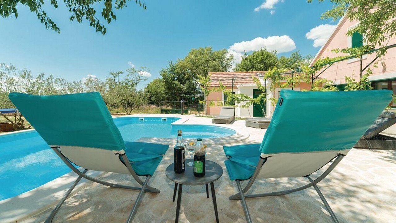 Photo of Outdoor in Drnis