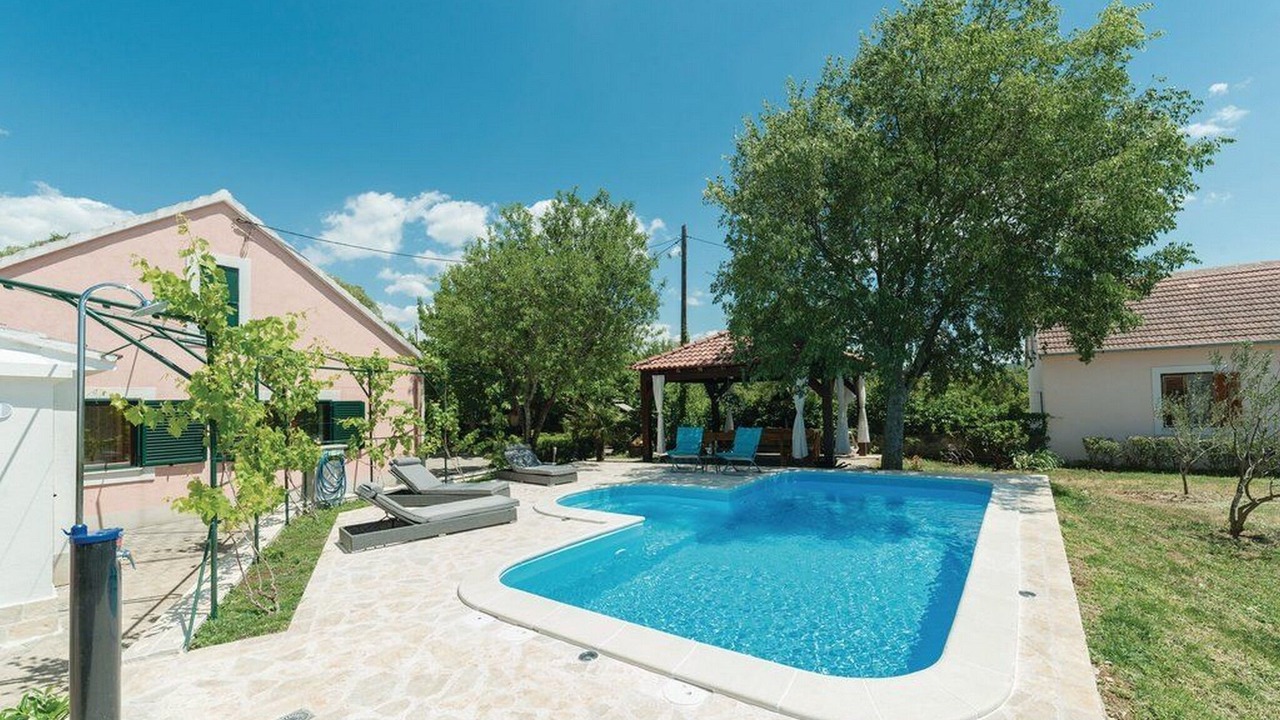 Photo of Outdoor in Drnis