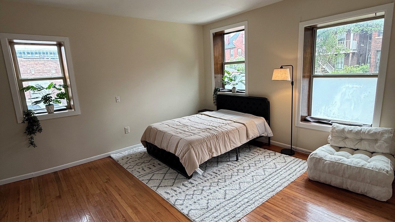 Photo of Bedroom in Midtown