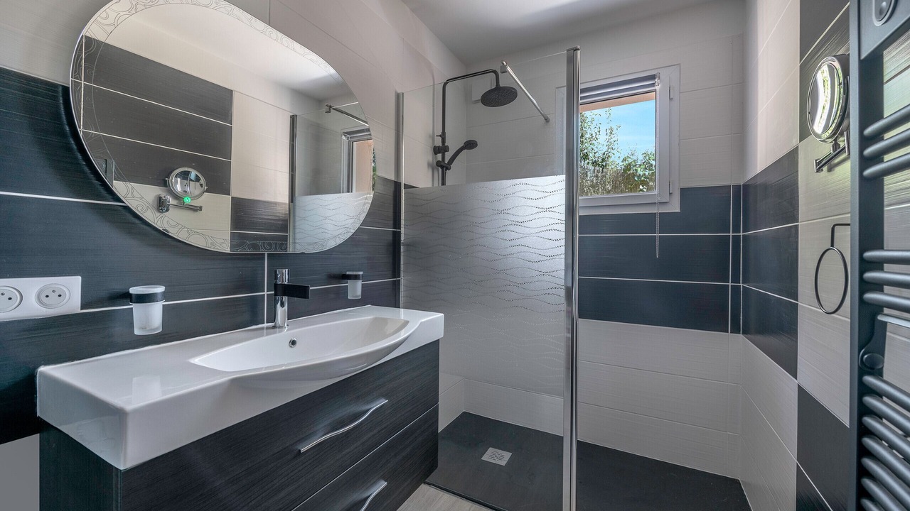 Photo of Bathroom in Pornic