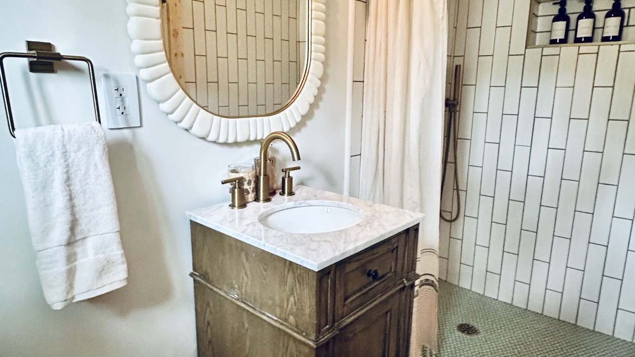 Photo of Bathroom in Rosedale