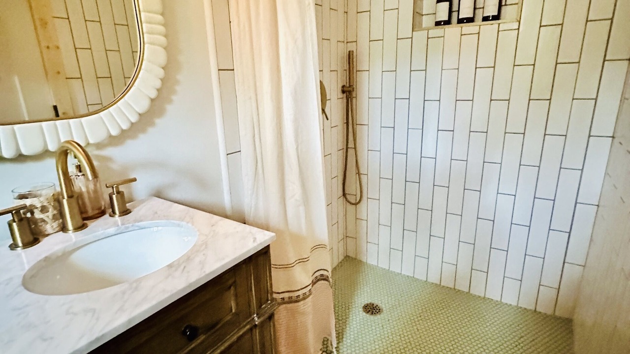 Photo of Bathroom in Rosedale