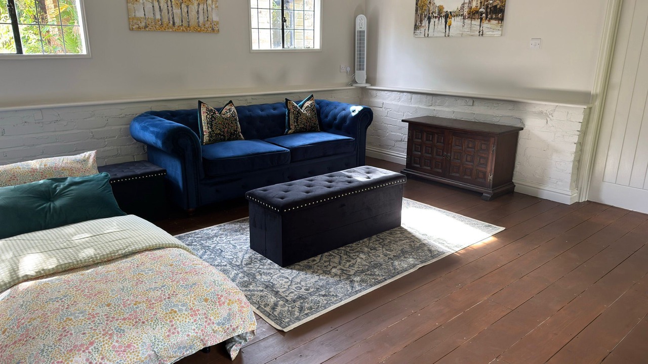 Photo of Livingroom in Cobham