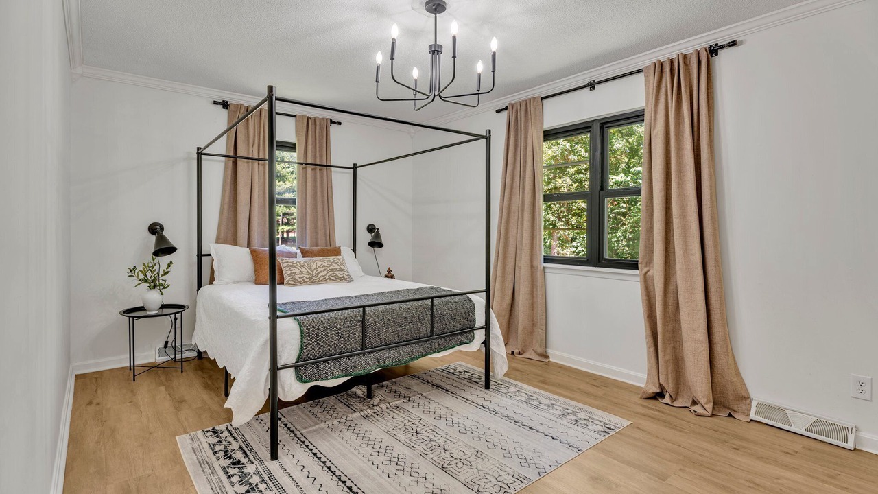 Photo of Bedroom in Inglefield