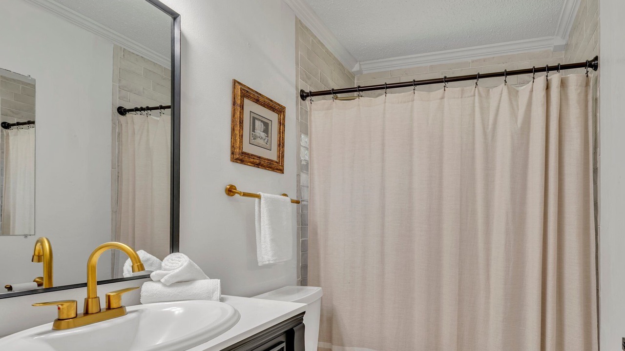 Photo of Bathroom in Inglefield