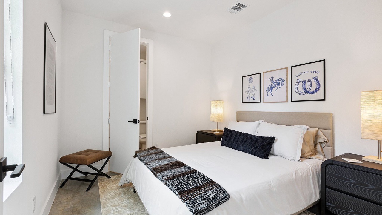 Photo of Bedroom in Oak Lawn