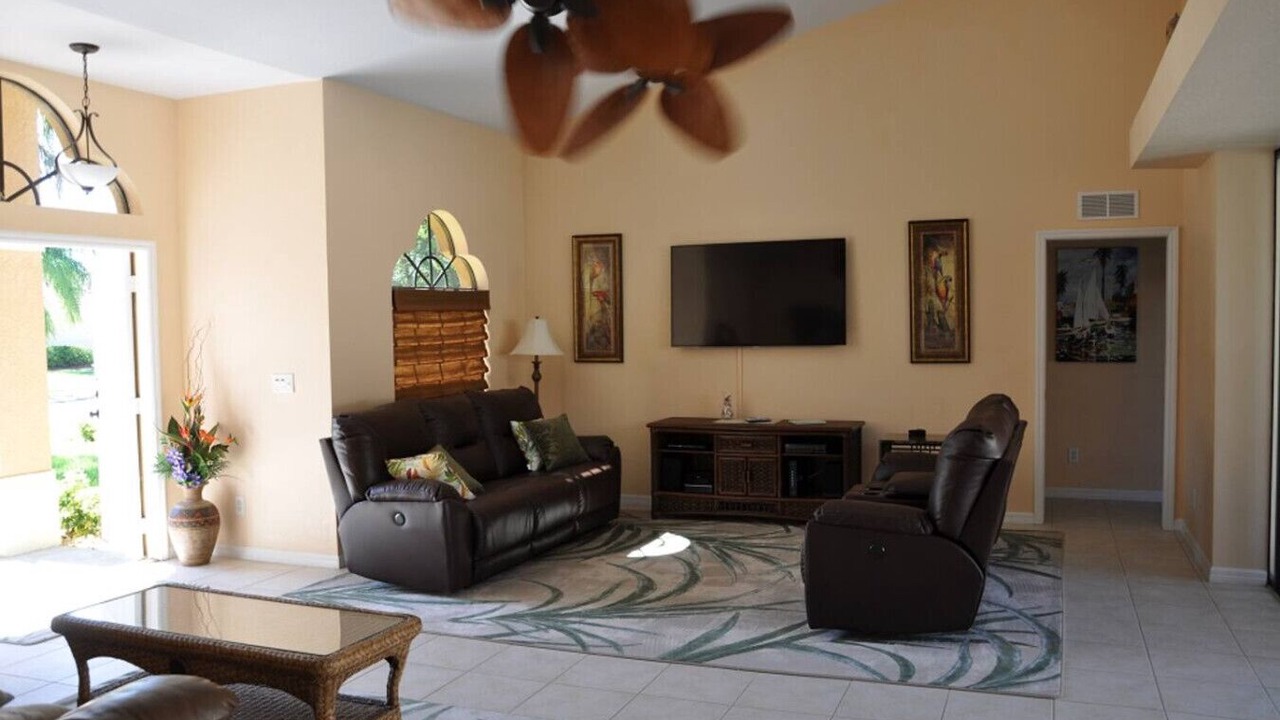 Photo of Livingroom in Central Naples