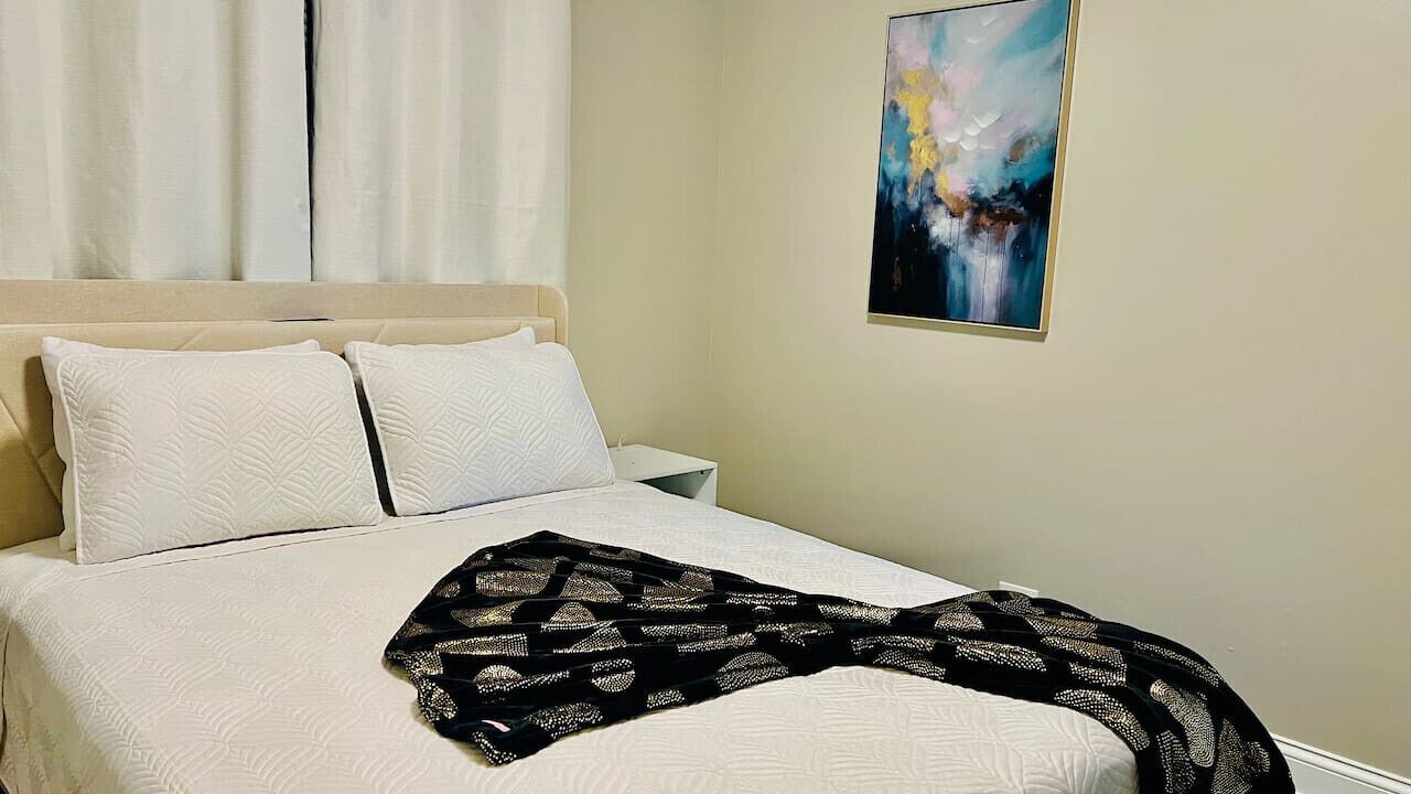 Photo of Bedroom in Elmhurst