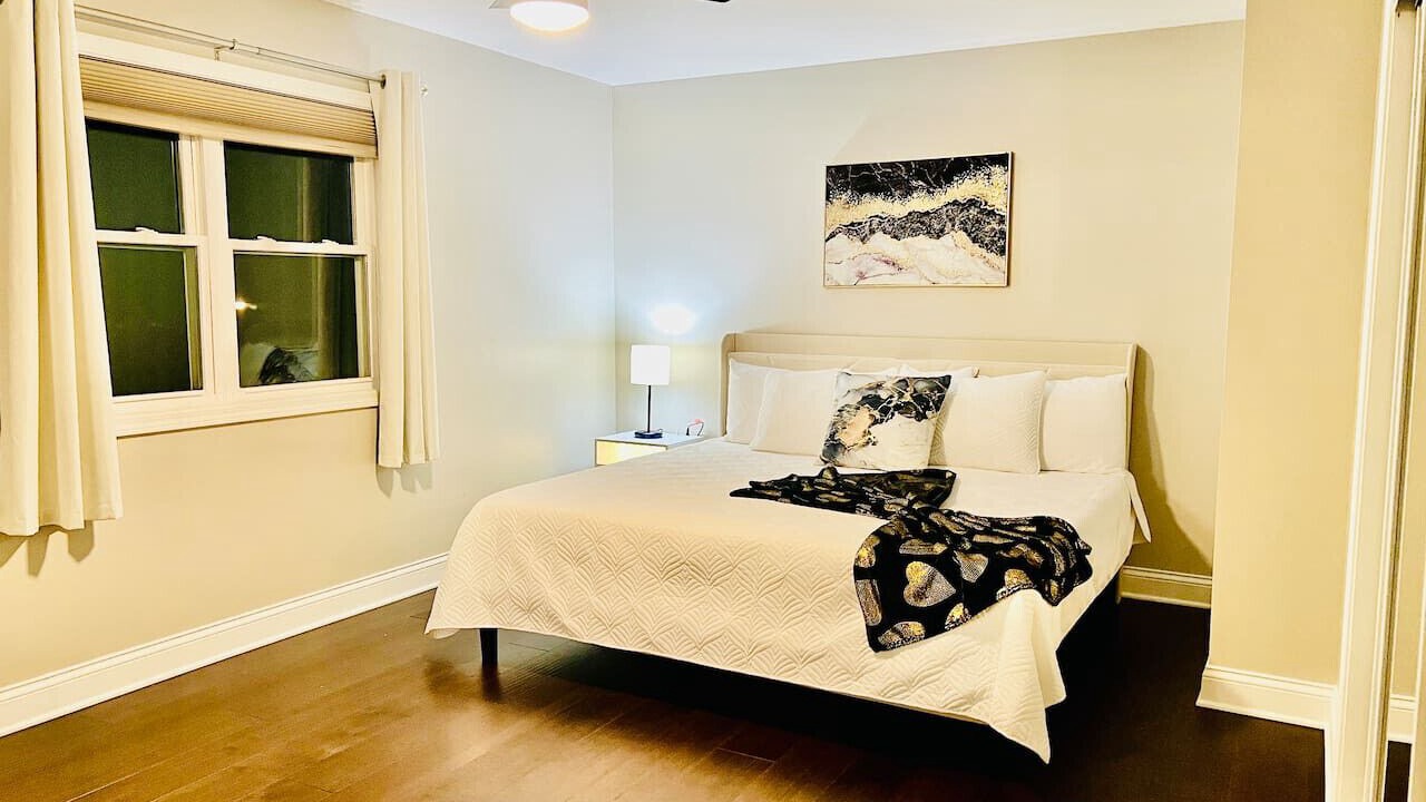 Photo of Bedroom in Elmhurst