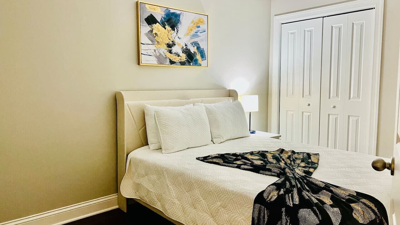 Photo of Bedroom in Elmhurst