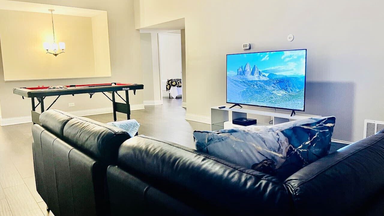 Photo of Livingroom in Elmhurst