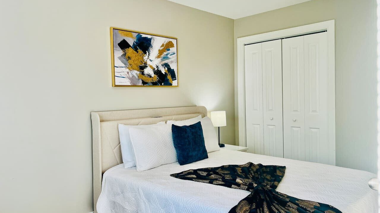 Photo of Bedroom in Elmhurst