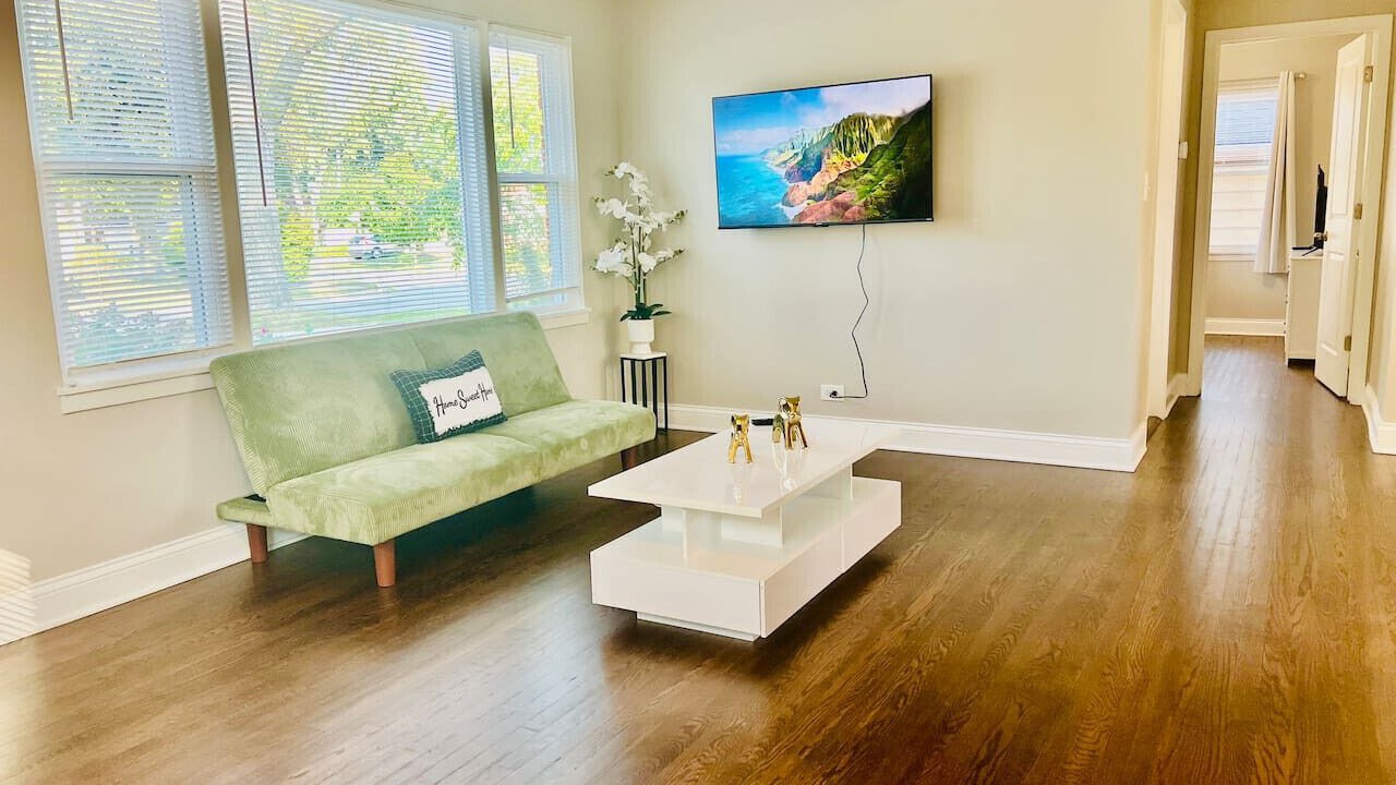 Photo of Livingroom in Elmhurst