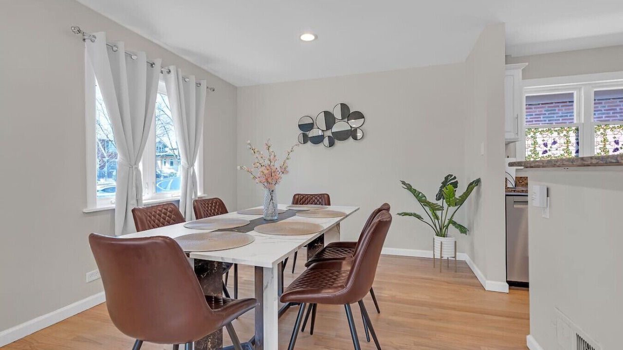 Photo of Others in Oak Park