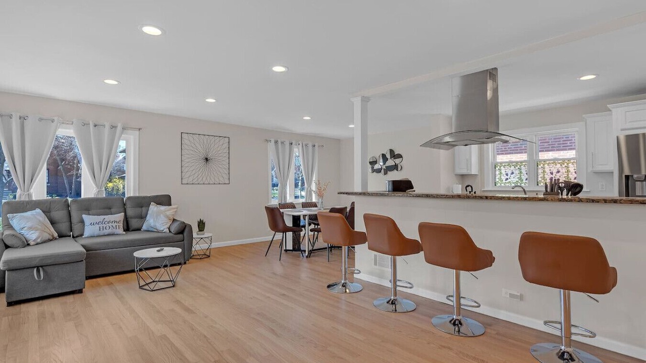 Photo of Others in Oak Park